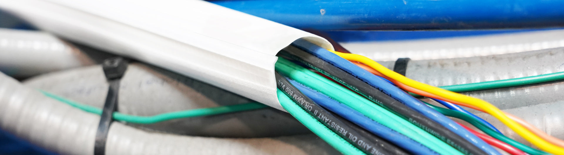 The Impact of Cable Management on Equipment Longevity – ZT