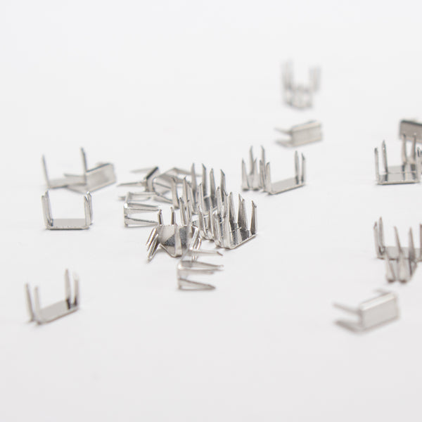 Four Leg Metal Staple